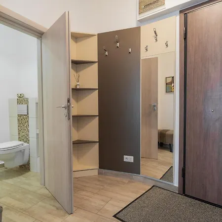 Cozy Near Victoriei Square - Berzei Apartment