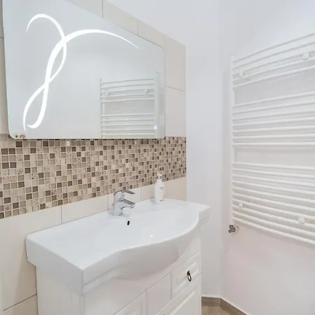 Cozy Near Victoriei Square - Berzei * Bucharest