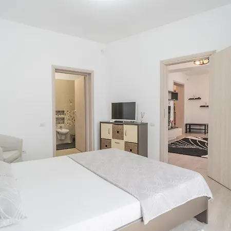 Cozy Near Victoriei Square - Berzei *